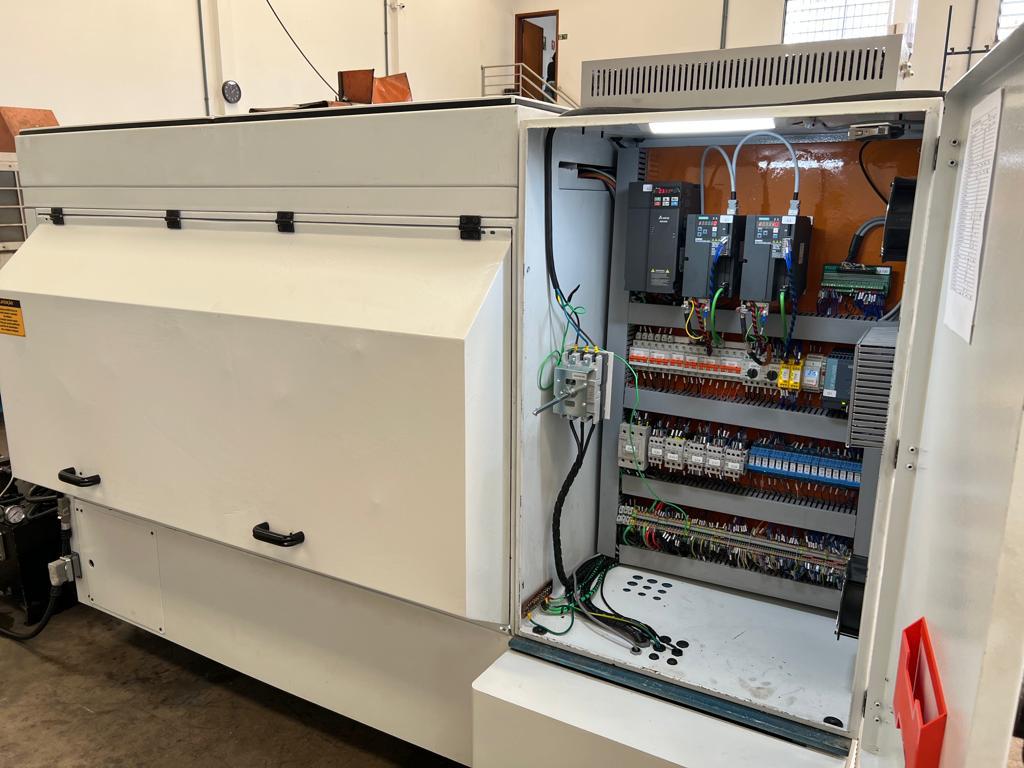 Torno CNC Romi ECN40 II Siemens levantado - Foto 6