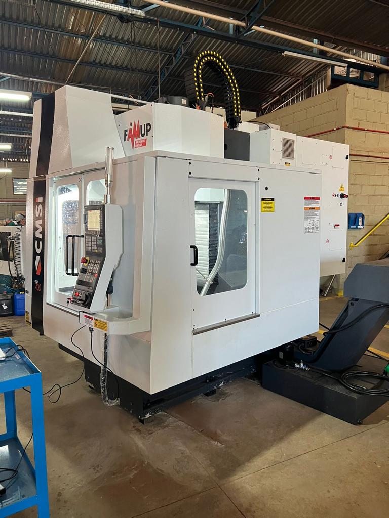 Centro de Usinagem Famup MXC 700 com quarto eixo - Foto 2