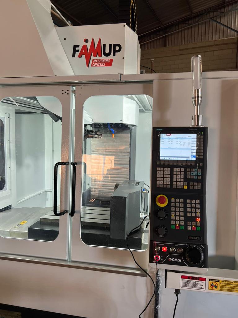Centro de Usinagem Famup MXC 700 com quarto eixo - Foto 3