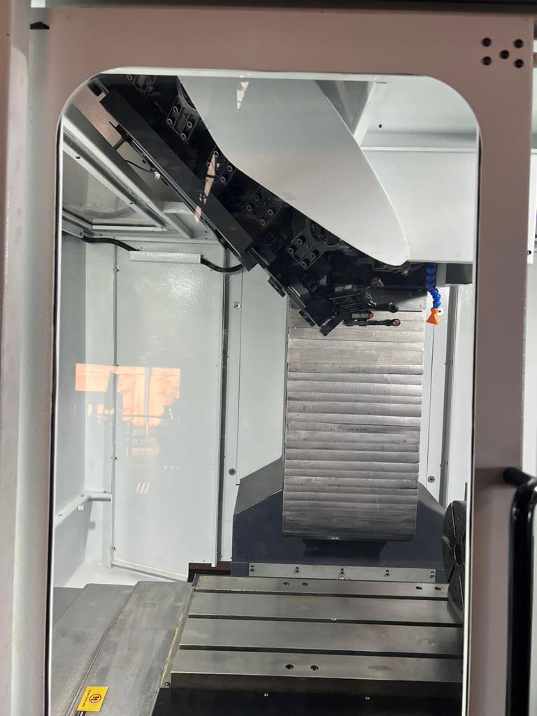 Centro de Usinagem Famup MXC 700 com quarto eixo - Foto 7